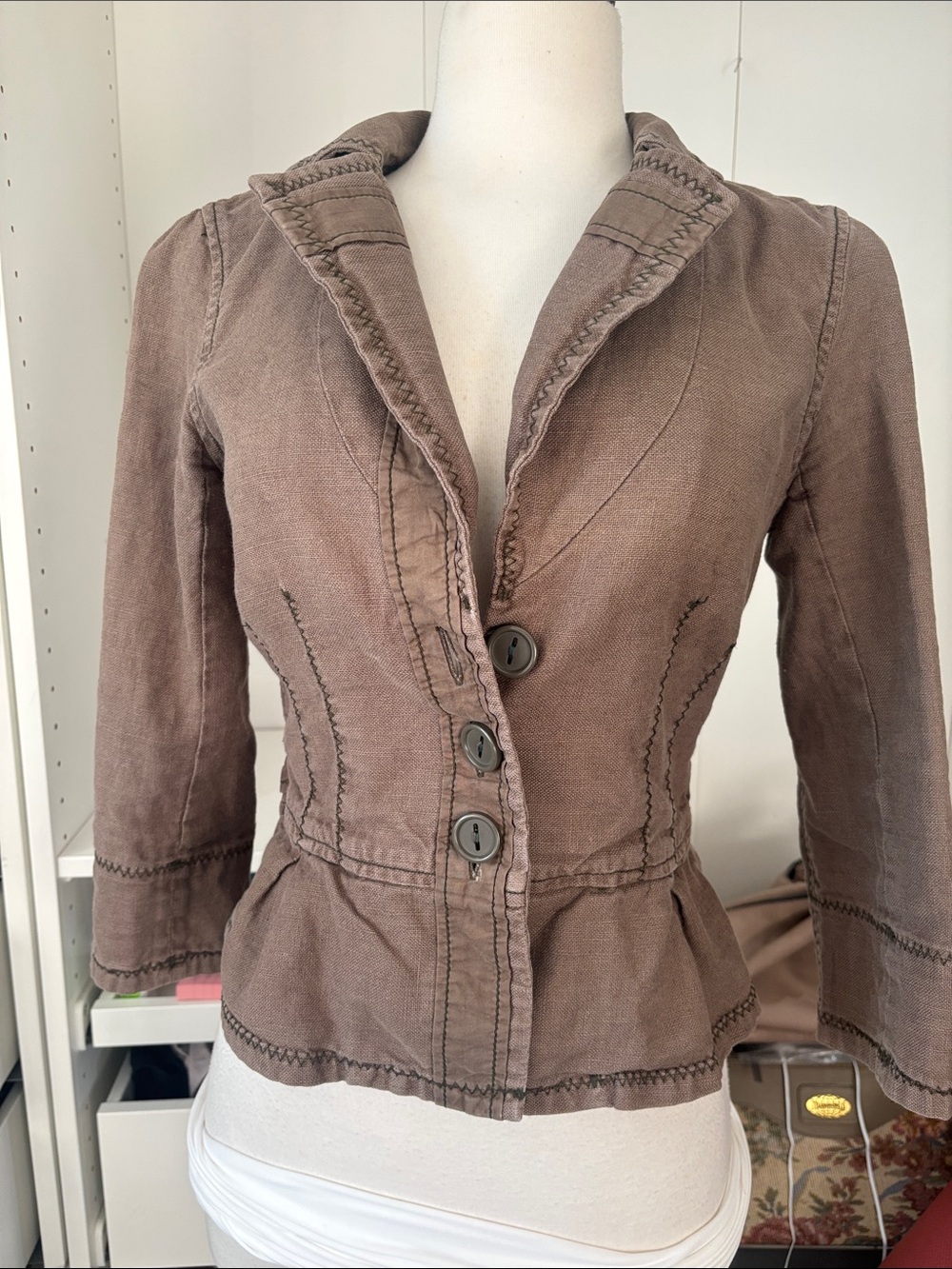 Women's Brown Fitted Button-Front Blazer
